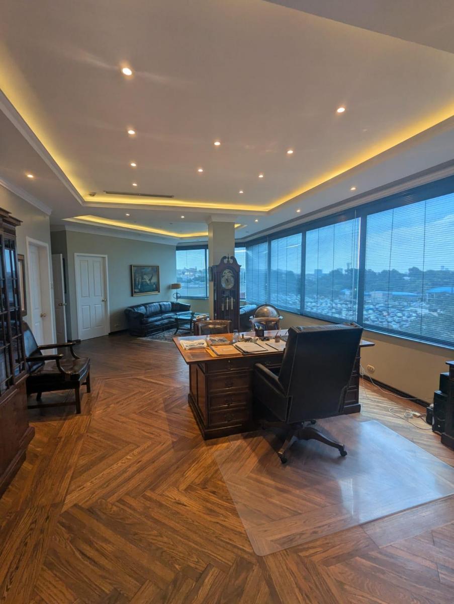 Espectacular Oficina de Venta en La Av Carlos Julio Arosemena, Guayas — imagen 6