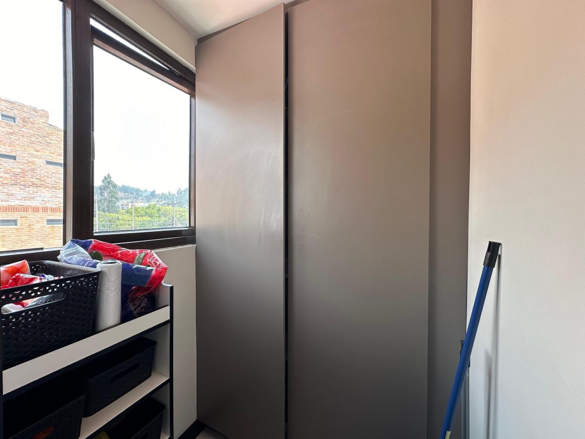 Penthouse en Venta 4 Dorm. con Hermosa Vista de La Ciudad, Azuay — imagen 6