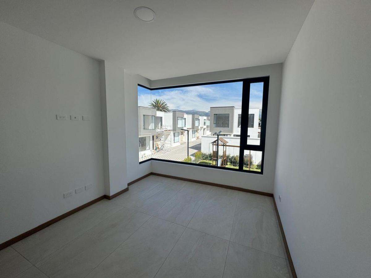 Casa en Tumbaco — imagen 2