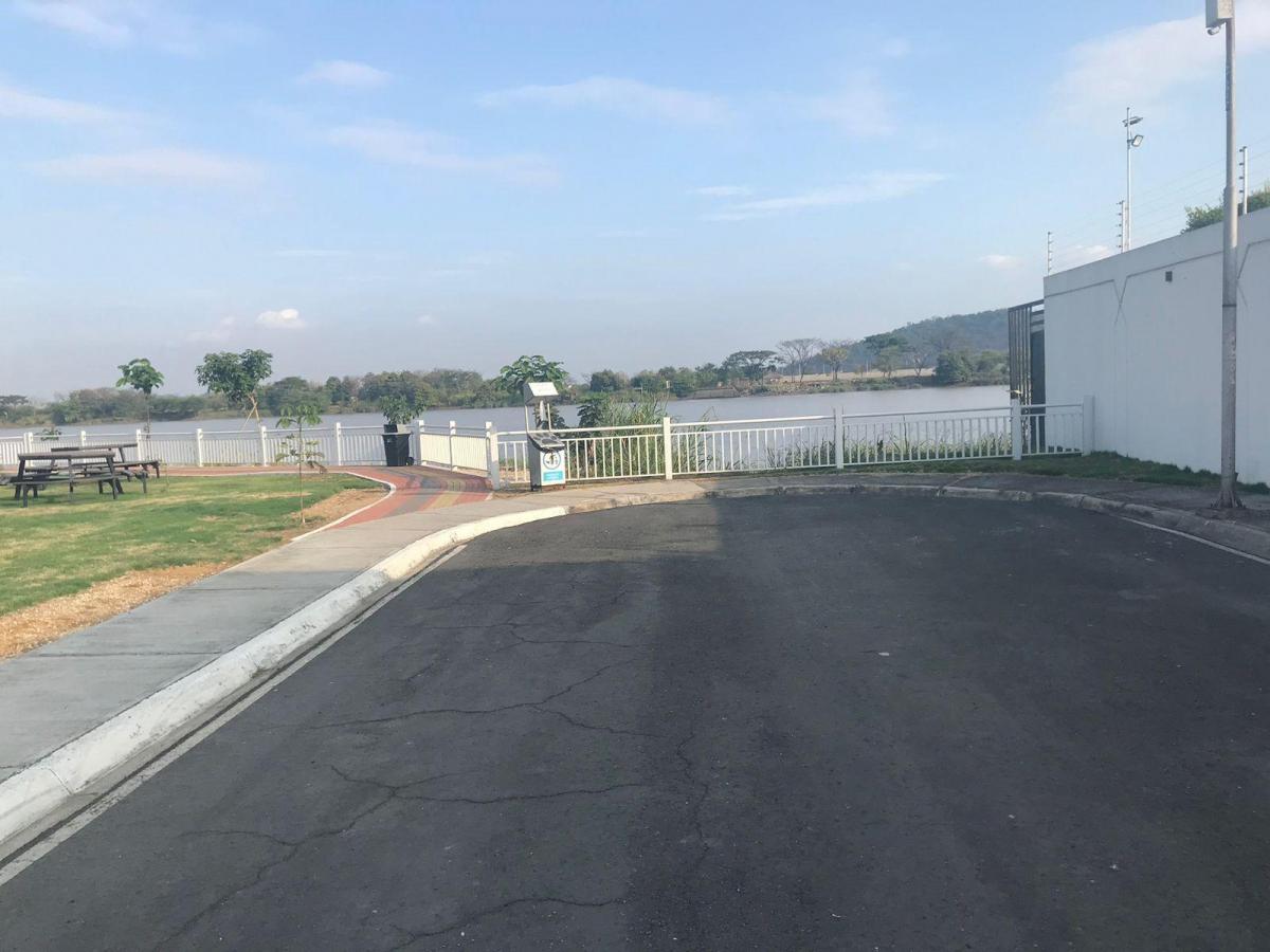 Terreno Esquinero de 330 m² Junto Al Río en Vicriel, Daule - m. Villegas, Guayas — imagen 7