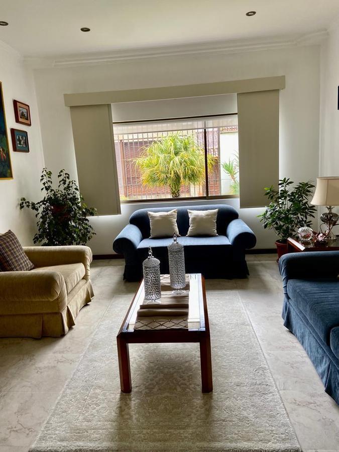 Hermosa Casa en Venta, Sector El Constitucional, Azuay — imagen 8