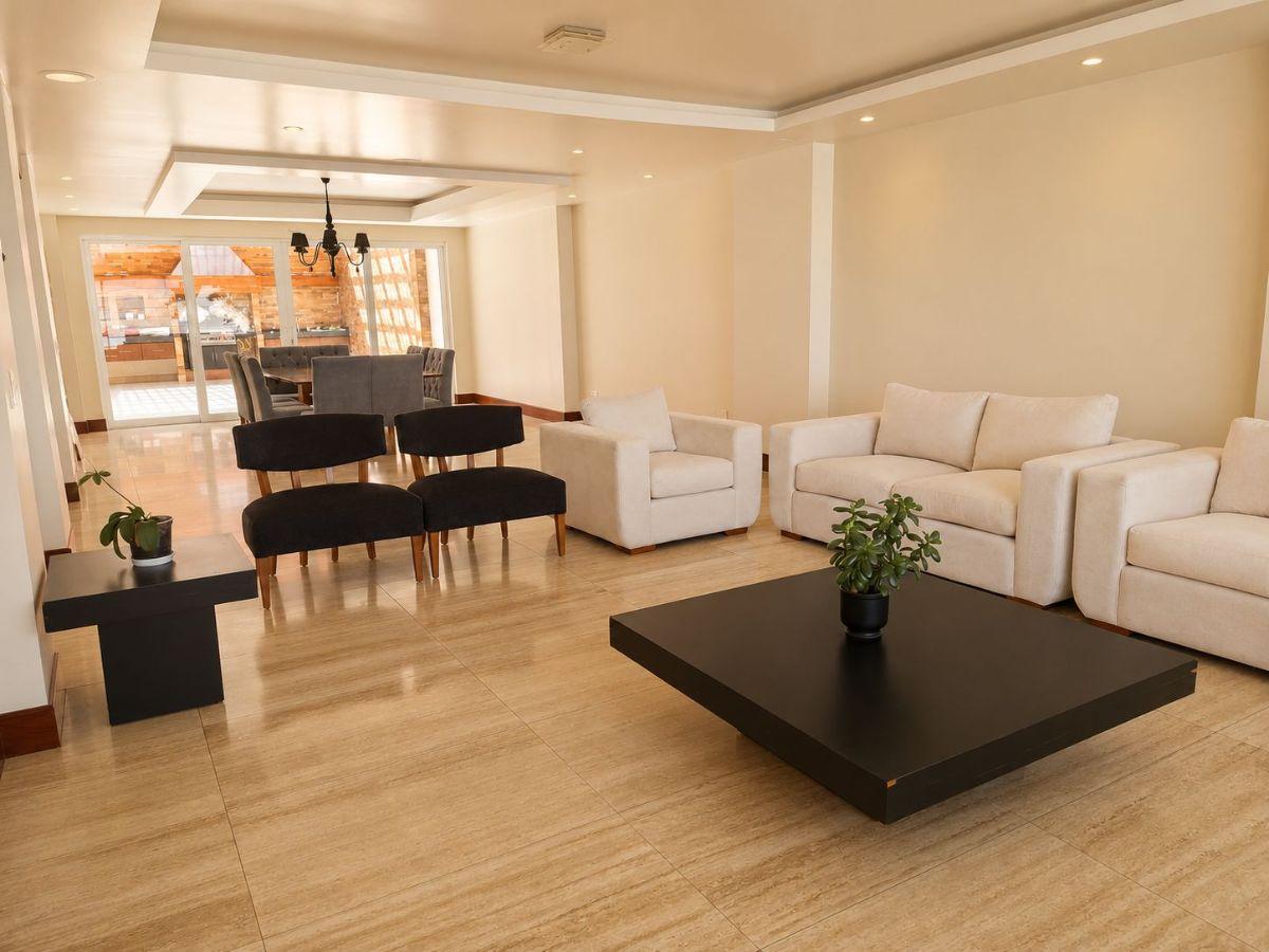 Casa de 941 m² con 4 Dorm. en Venta o Alquiler en Monteserrín — imagen 9