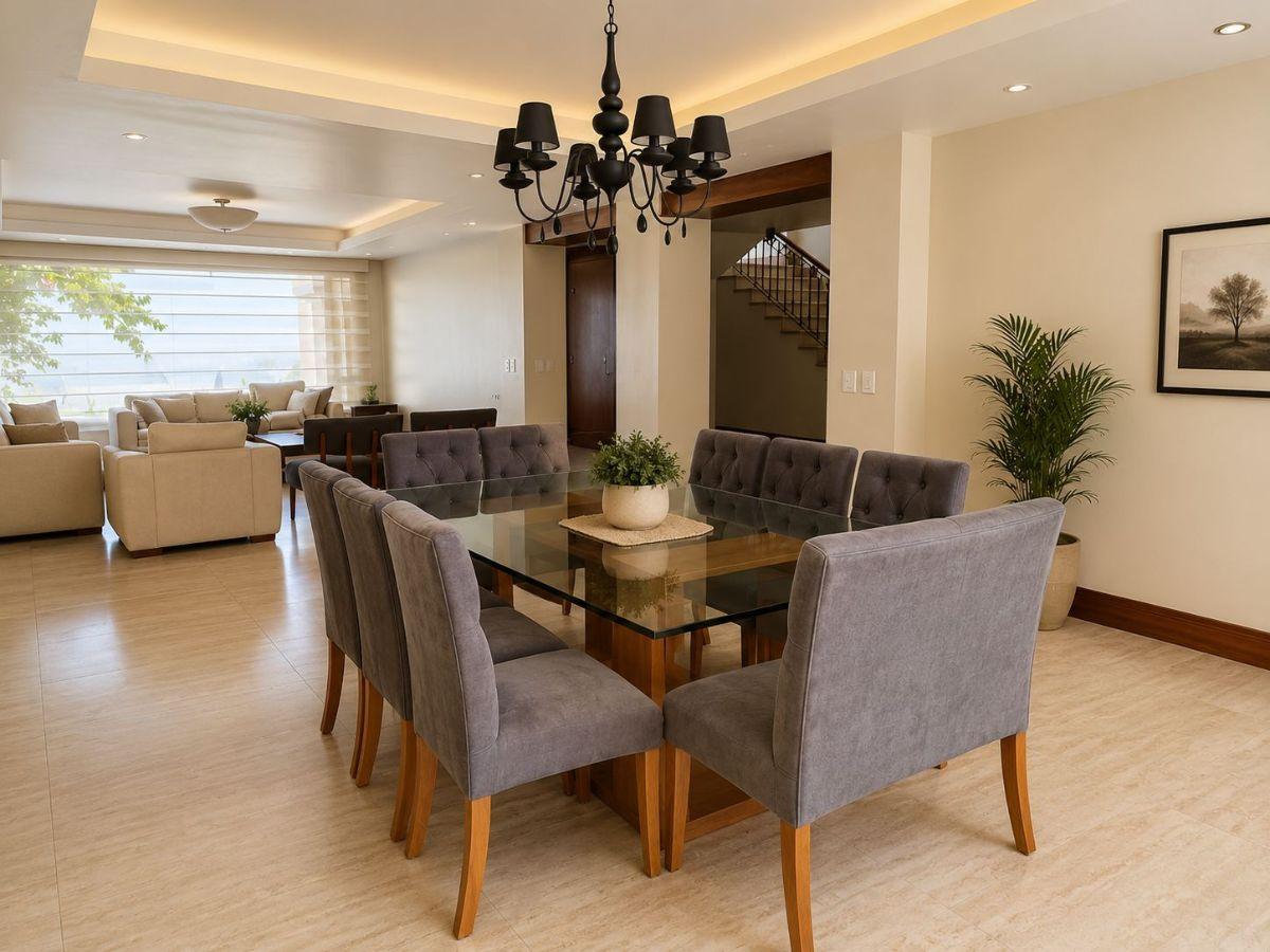 Casa de 941 m² con 4 Dorm. en Venta o Alquiler en Monteserrín — imagen 7