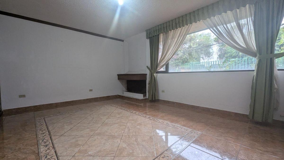 Casa en Venta Dentro de Urbanizacion, Cerca Al Reservorio de Cumbayá. Provincia de Pichincha — imagen 8
