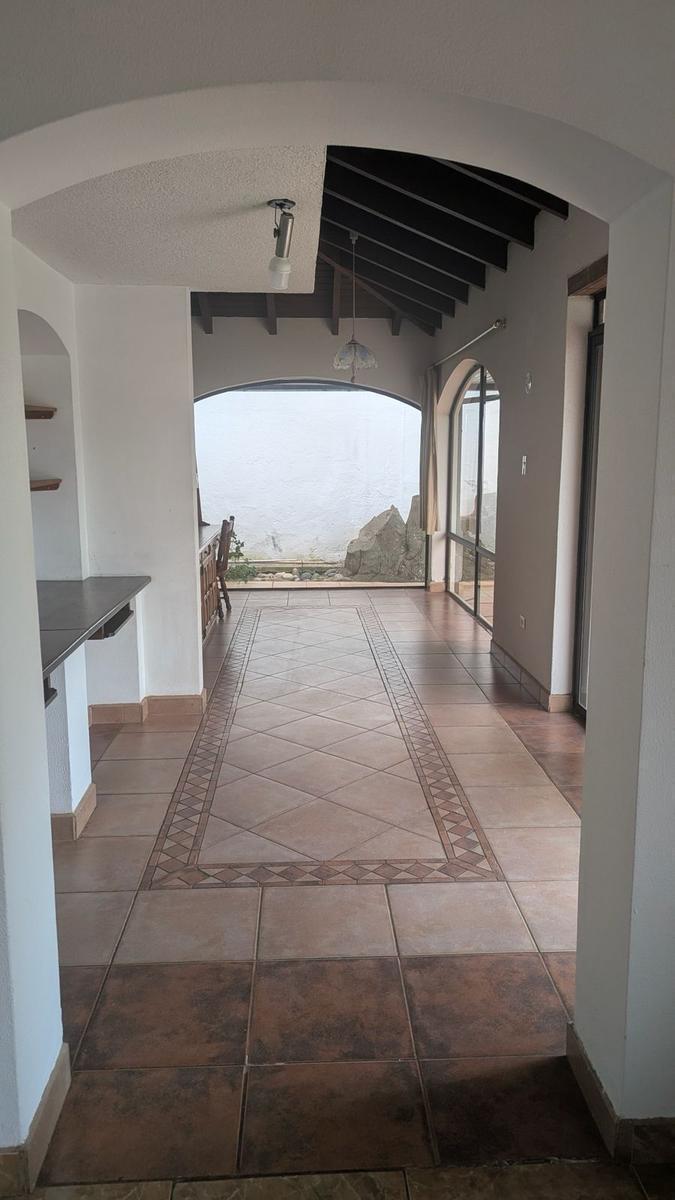 Casa en Venta Dentro de Urbanizacion, Cerca Al Reservorio de Cumbayá. Provincia de Pichincha — imagen 7