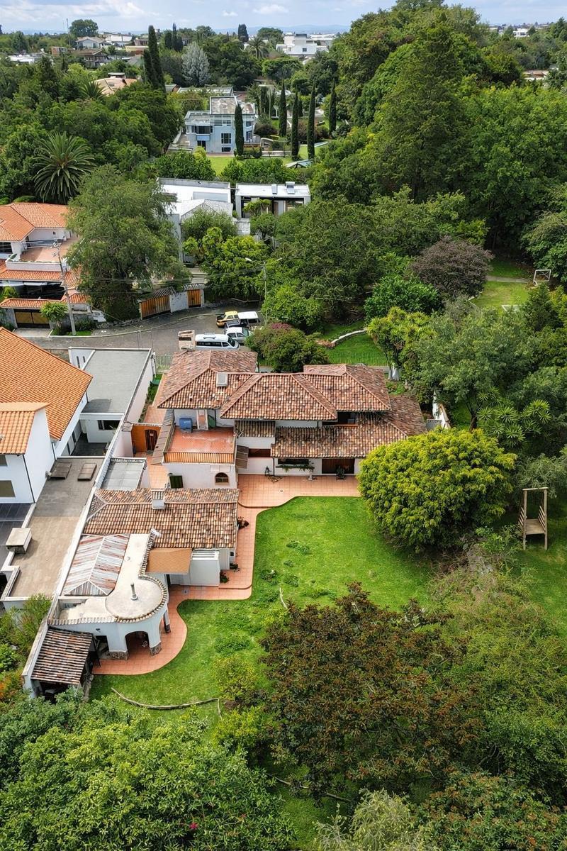 Casa en Venta Dentro de Urbanizacion, Cerca Al Reservorio de Cumbayá. Provincia de Pichincha — imagen 3
