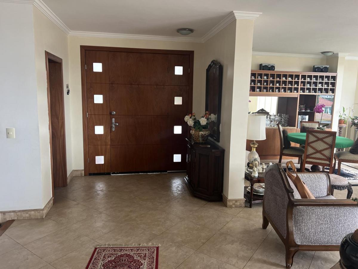 Cumbaya Casa de Venta Sector Vieja Hacienda — imagen 6