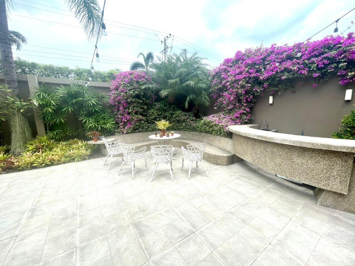 Samborondón Km 2 Urbanización Laguna Dorada Casa en Venta, Guayas — imagen 10