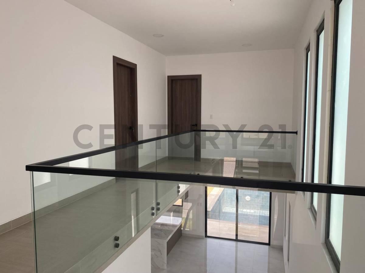 Elegante Casa en Venta en Isla Celeste, Etapa Babor. J. Mar, Guayas — imagen 2