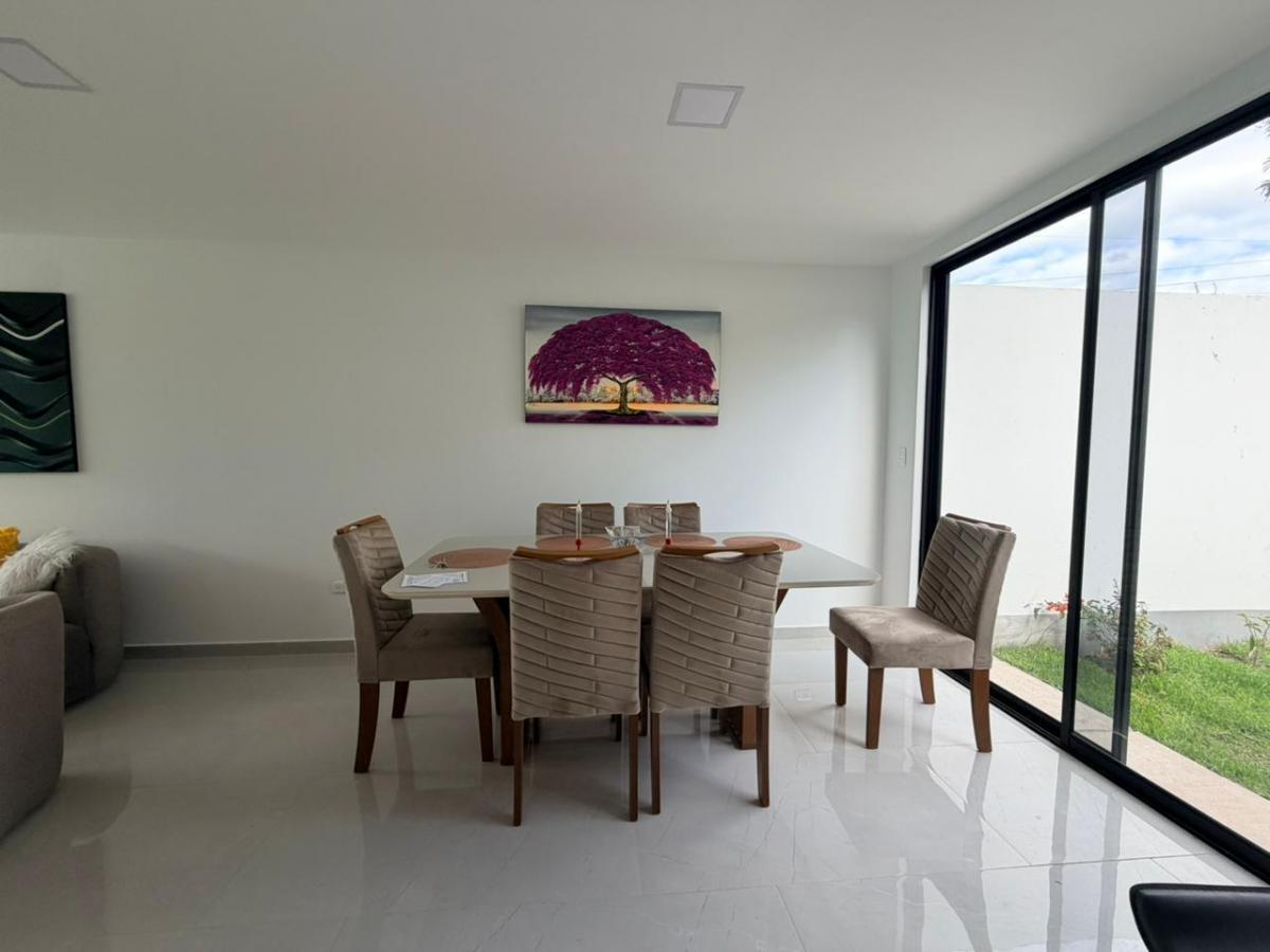 En Venta Linda Casa Tres Dorm. Ubicada en La Pampa — imagen 2