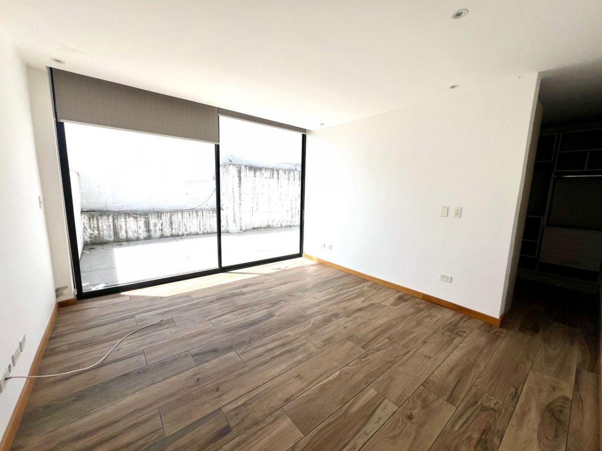 Mv - Sector Cumbaya, en Venta Dpto 2d 100.29 m² con Terraza Propia — imagen 2