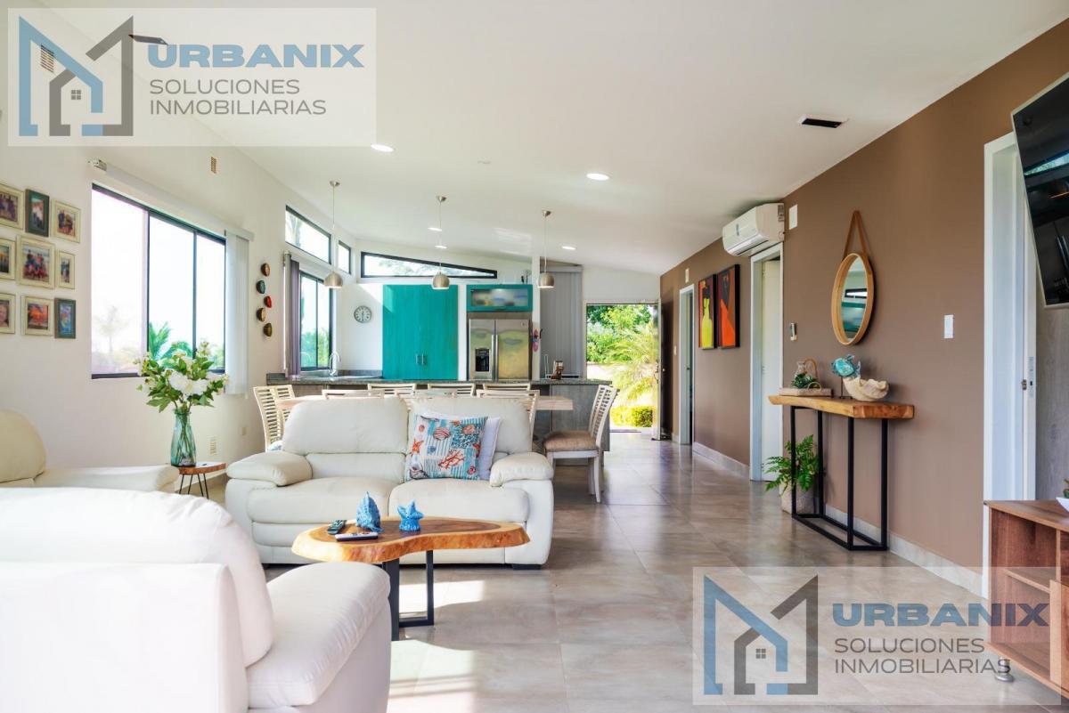 Lista! Amoblada! Casa en Urbanización Playa Escondida - Jama Manabí, Manabí — imagen 7