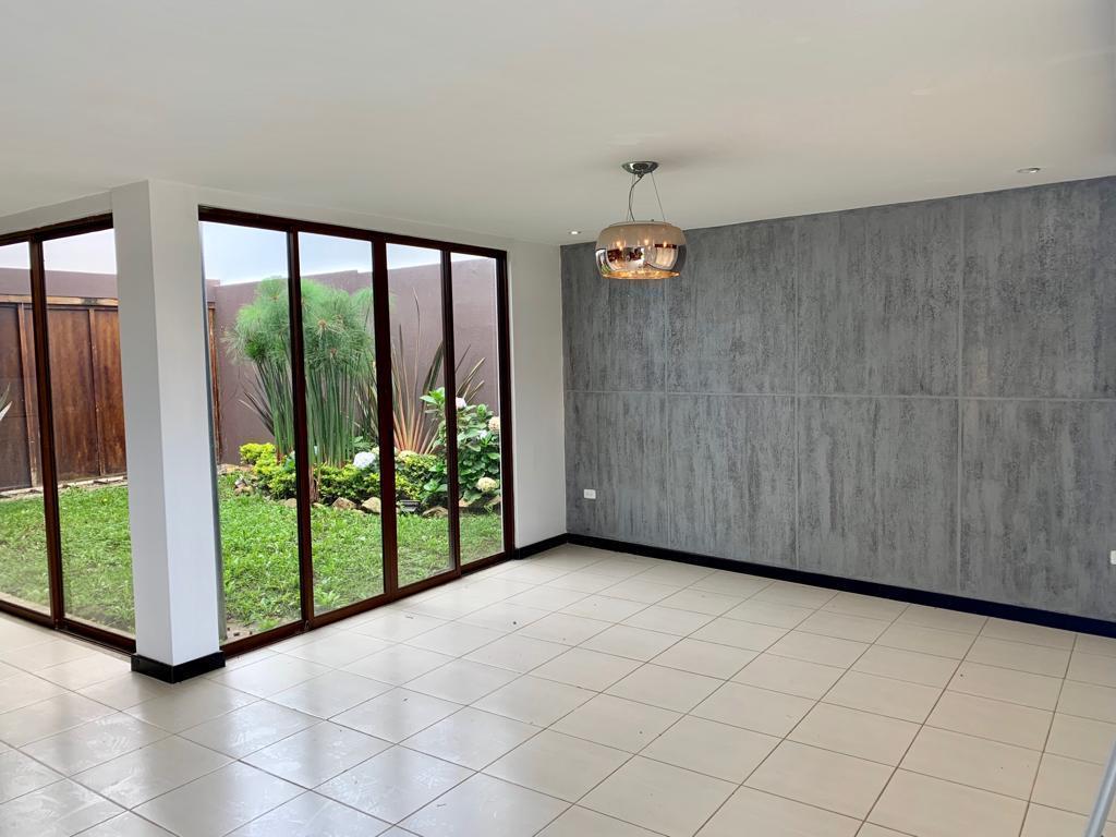 Casa 4 Dorm., Urbanización Misicata, Azuay — imagen 9