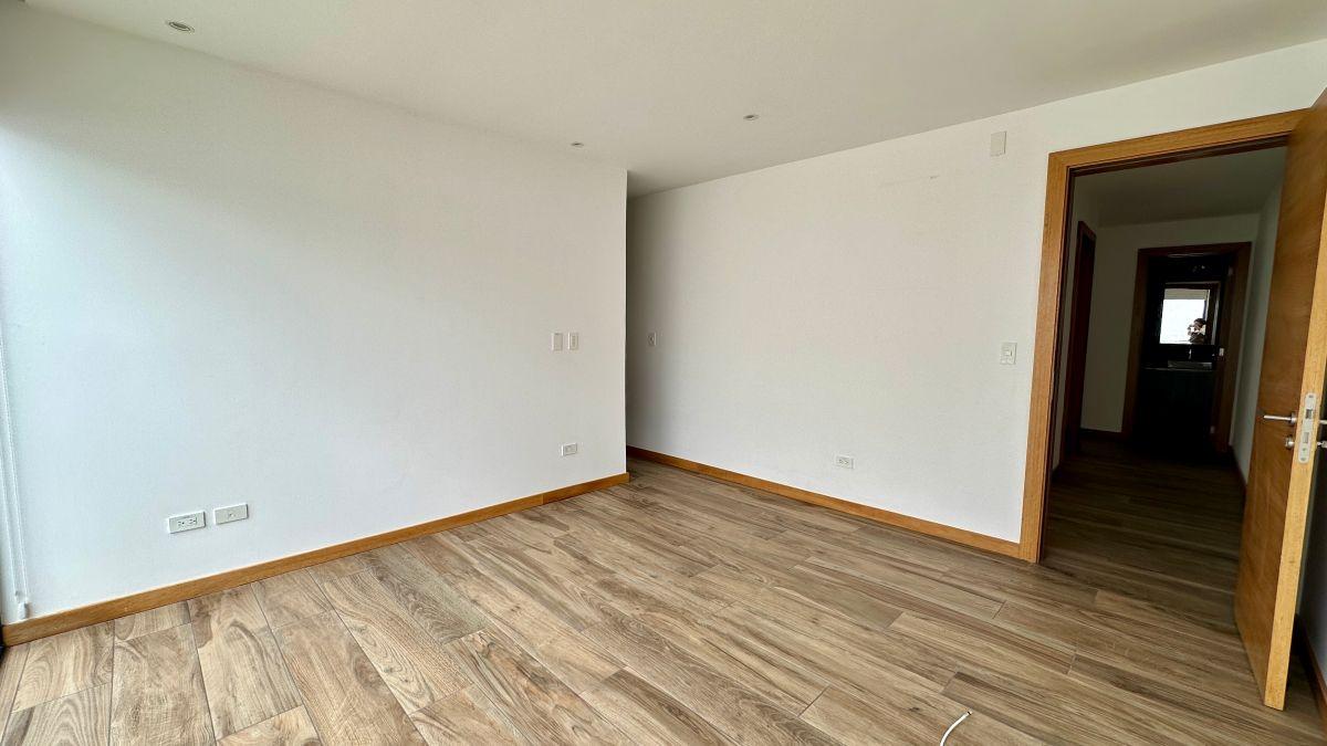 ¡Oportunidad! Departamento en Venta con Amplia Terraza – San Juan de Cumbayá — imagen 3