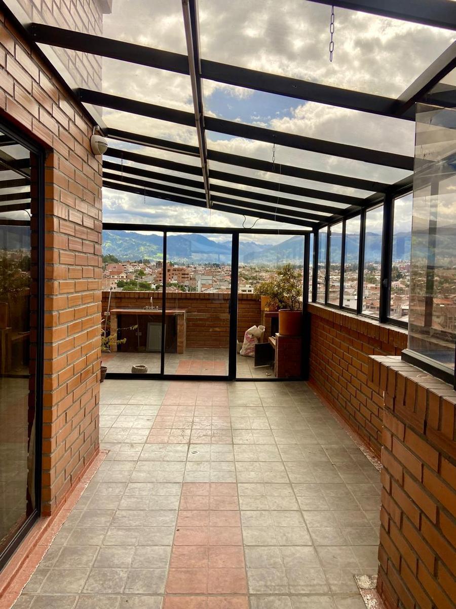 Hermoso Departamento en Venta, Sector Virgen de Bronce, Azuay — imagen 9