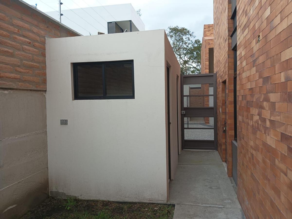 Urgente. Casa Nueva, Hermosa en Puembo, Conjunto de 12 Casas. Provincia de Pichincha — imagen 5