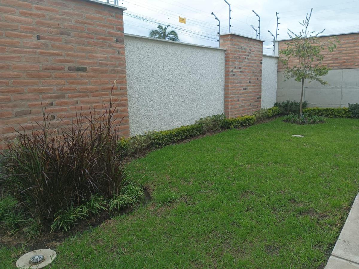 Urgente. Casa Nueva, Hermosa en Puembo, Conjunto de 12 Casas. Provincia de Pichincha — imagen 4