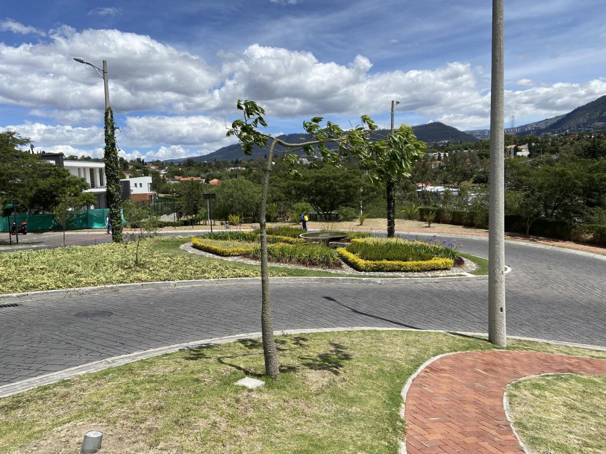 Terrenos de 1087 m² en Venta Urbanización La Quinta, Cumbayá — imagen 5