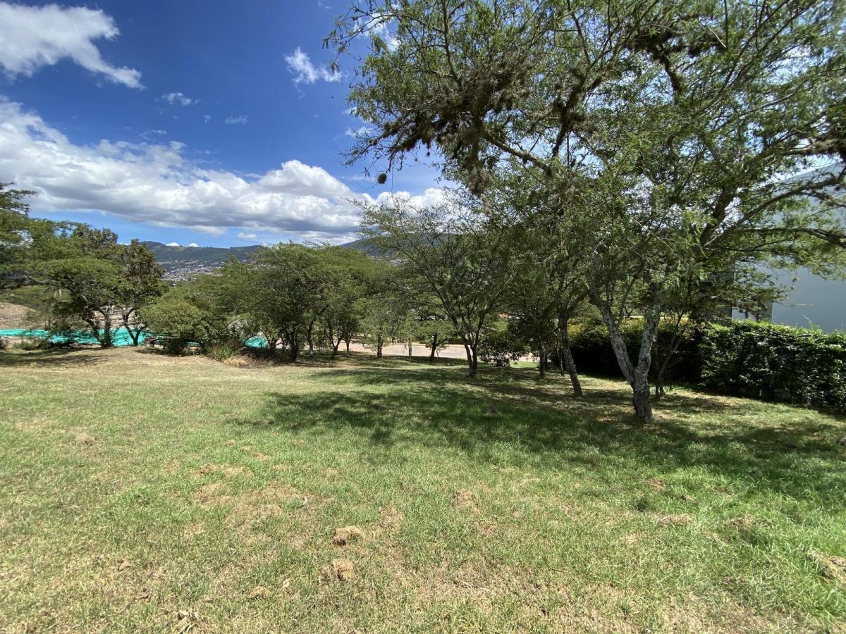 Terrenos de 1087 m² en Venta Urbanización La Quinta, Cumbayá — imagen 4