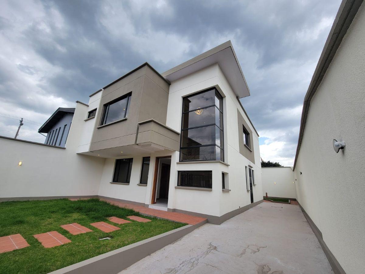 Vendo Lujosa Casa en Sangolqui — imagen 10