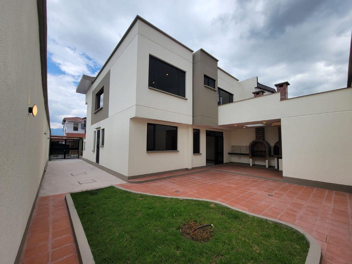 Vendo Lujosa Casa en Sangolqui — imagen 3