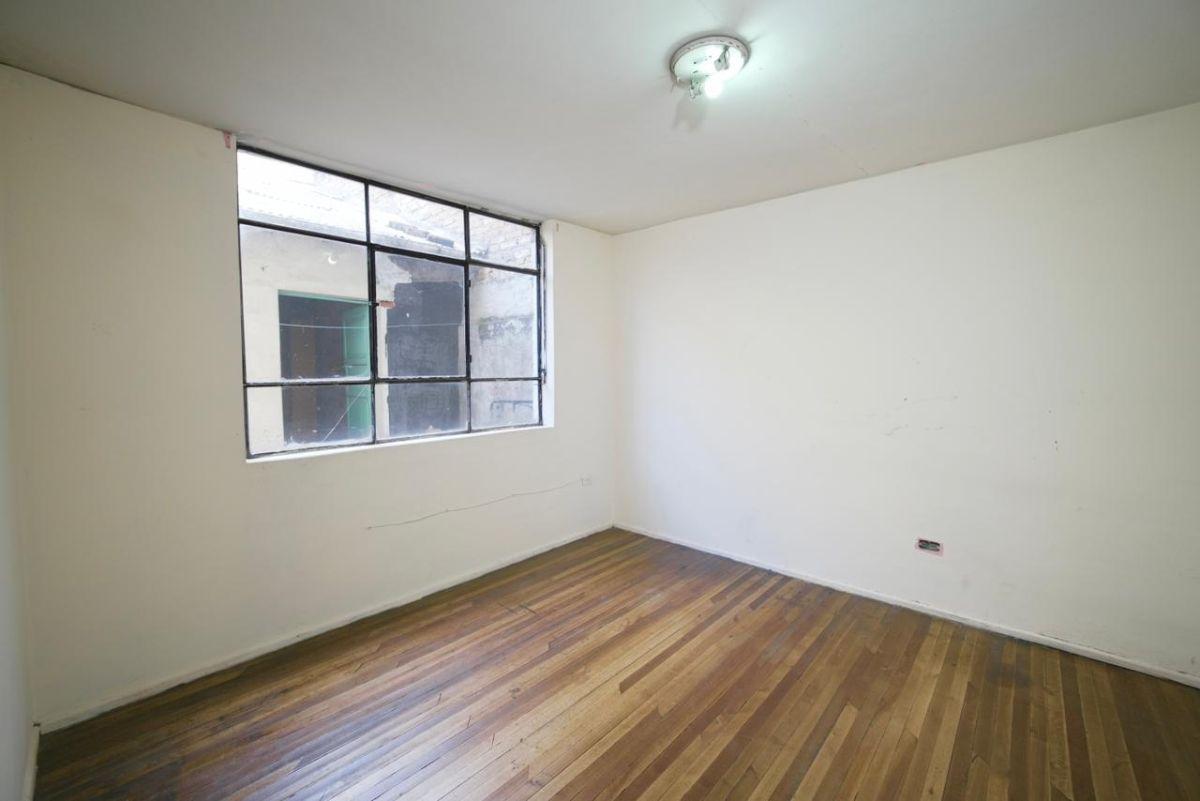 Vendo Casa, Sector Las Casas Bajo, 2 Departamentos, 1 Suite. Provincia de Pichincha — imagen 9