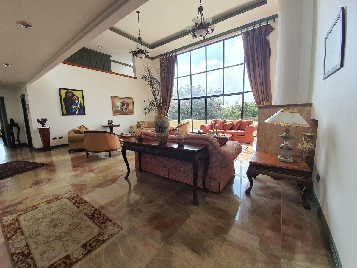 Venta o Renta Casa Amoblada Cumbayá Urbanización Rincón del Valle Frente Plaza Rancho San Francisco — imagen 10