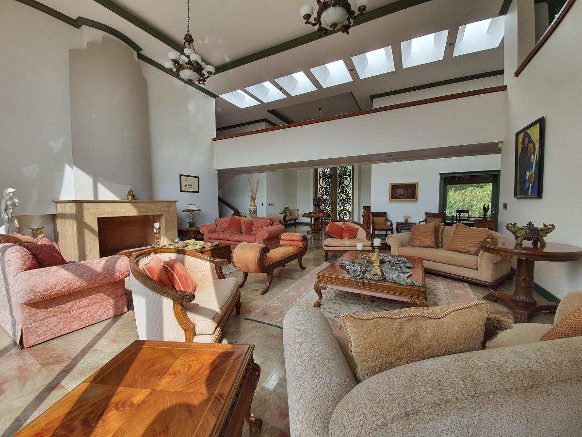 Venta o Renta Casa Amoblada Cumbayá Urbanización Rincón del Valle Frente Plaza Rancho San Francisco — imagen 9