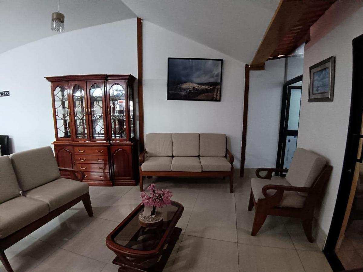 Venta de Casa Urb San Rafael - Valles de Los Chillos — imagen 2