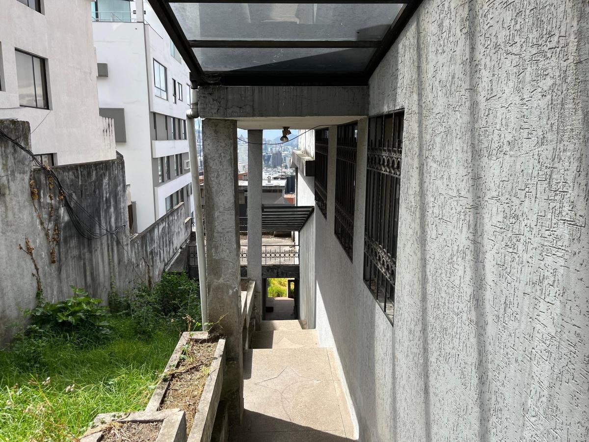Quito Tenis Terreno de Venta 667 m² — imagen 2