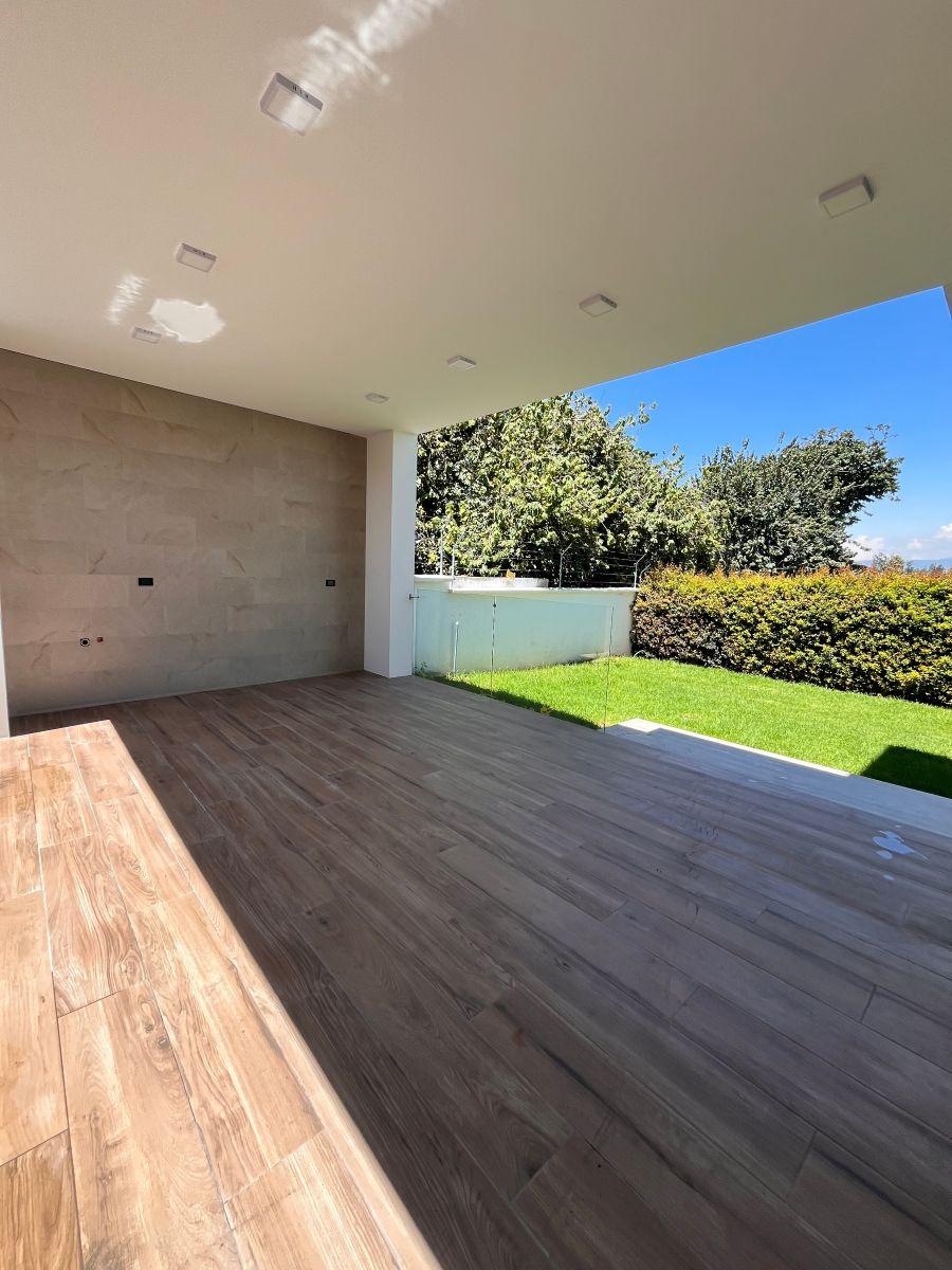 Casa por Estrenar en Tumbaco 4 Dorm. — imagen 2