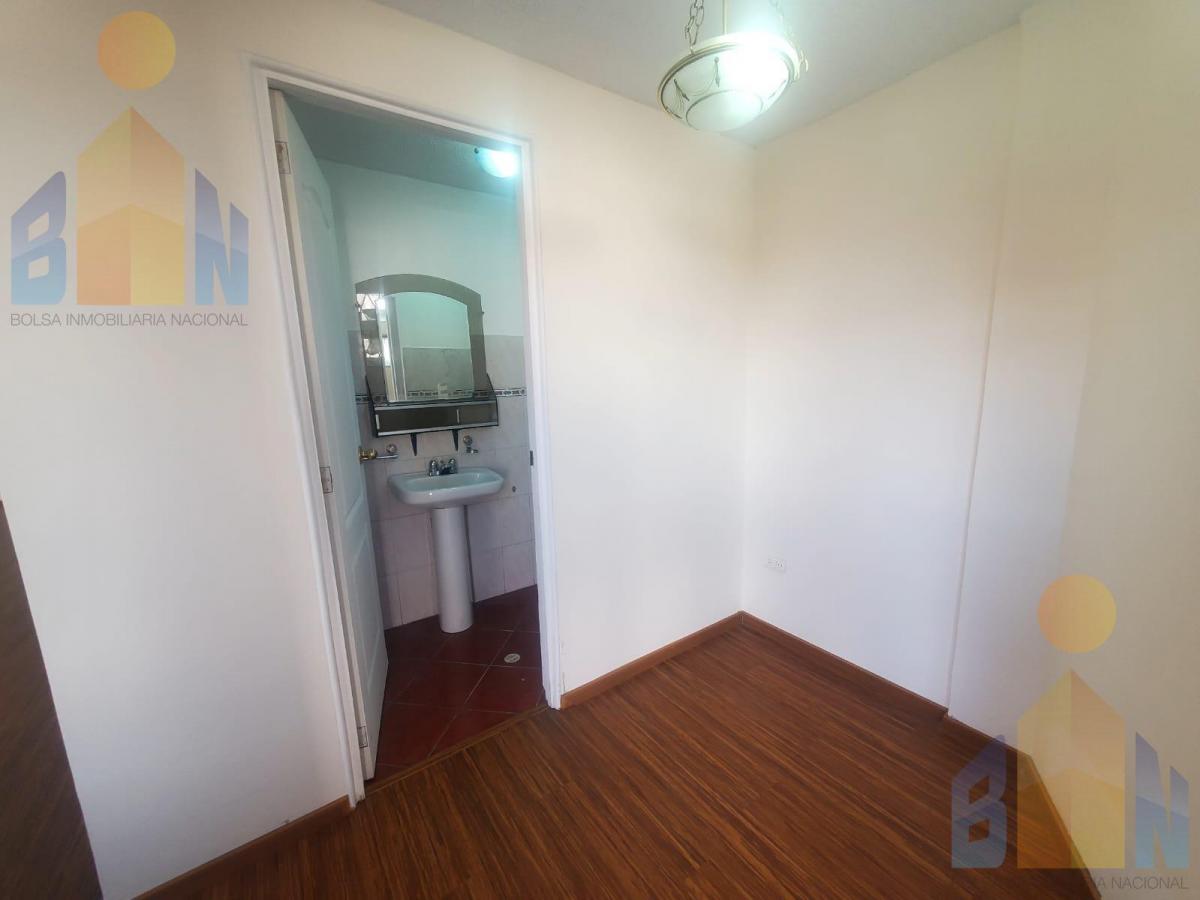 Casa Dentro de Conjunto en Venta Al Norte de Quito Sector San Isidro del Inca — imagen 9