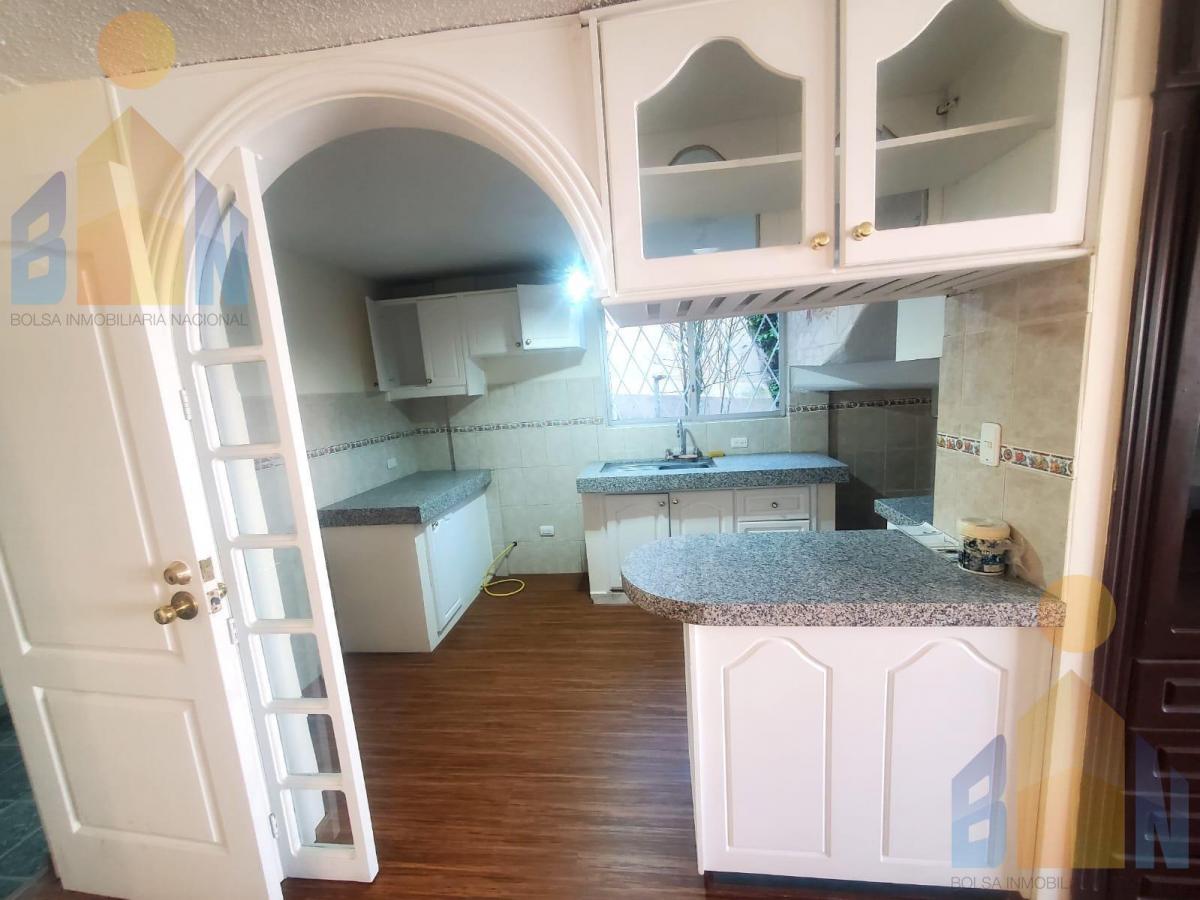 Casa Dentro de Conjunto en Venta Al Norte de Quito Sector San Isidro del Inca — imagen 5