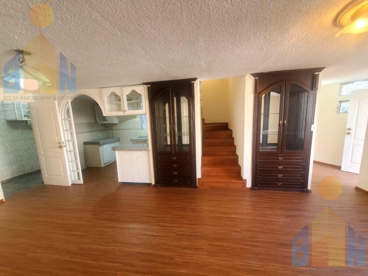 Casa Dentro de Conjunto en Venta Al Norte de Quito Sector San Isidro del Inca — imagen 4
