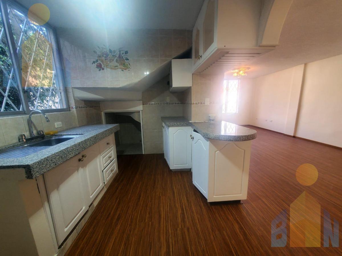 Casa Dentro de Conjunto en Venta Al Norte de Quito Sector San Isidro del Inca — imagen 3