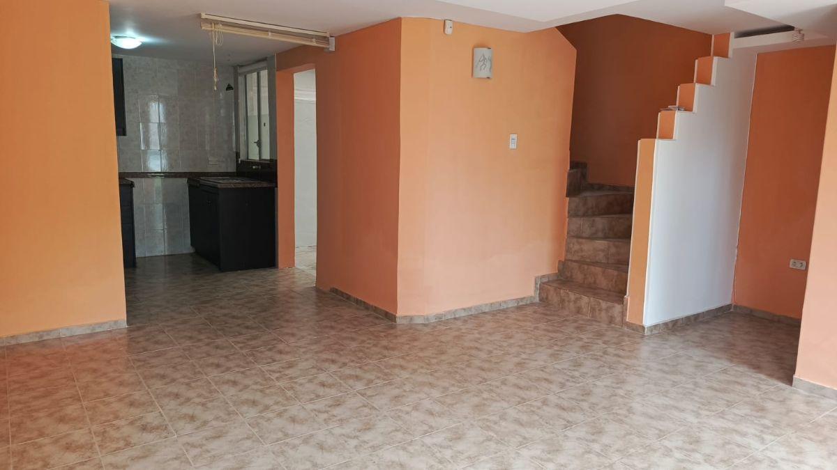 Venta Casa en La Mitad del Mundo 3 Dorm. — imagen 4