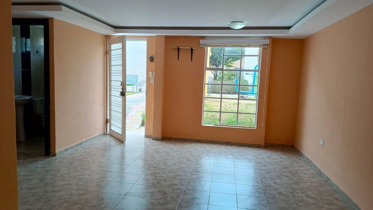 Venta Casa en La Mitad del Mundo 3 Dorm. — imagen 3