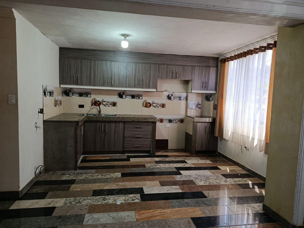 Casa Rentable 3 Pisos Sector San Martin, Sur de Quito — imagen 8