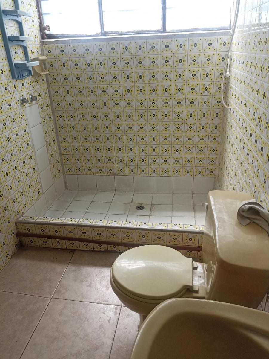 En Venta Amplia Casa, 2 Dptos, 1 Local (Garaje). Barrio México, Chimbacalle. Provincia de Pichincha — imagen 10