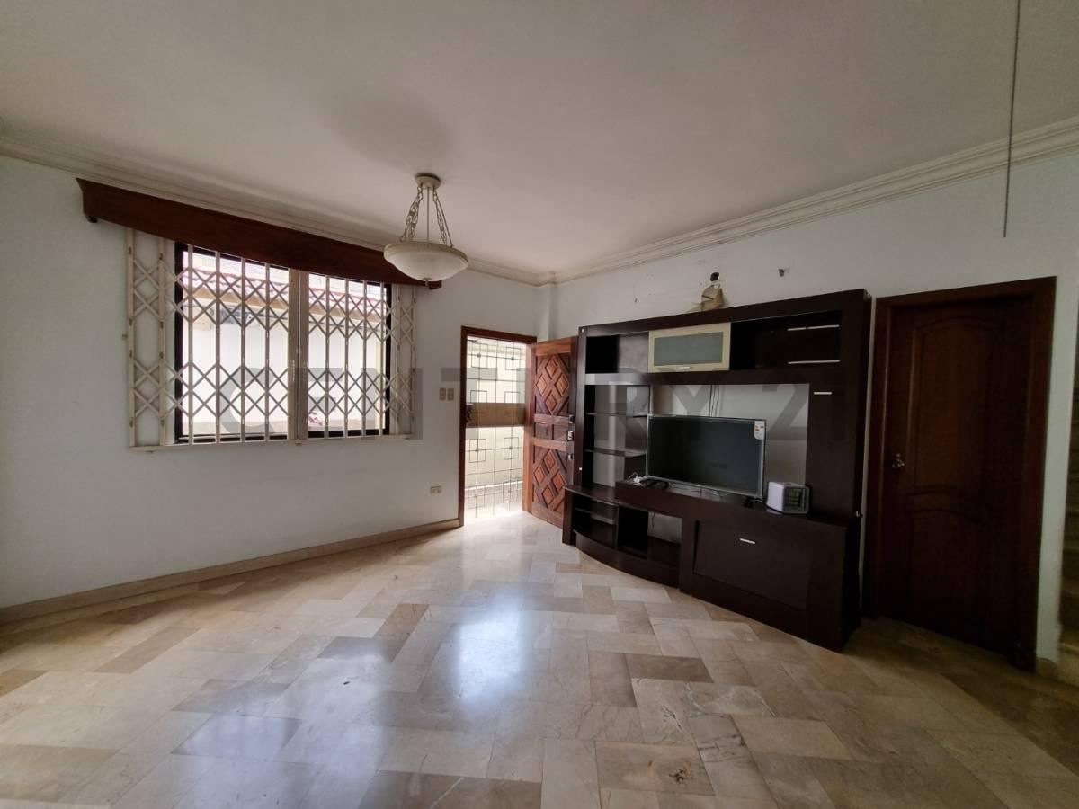 Casa en Venta de 3 Plantas con Piscina, 5 Cuartos, 4baños, 2 Medio Baño. Luisn. Guayas — imagen 9