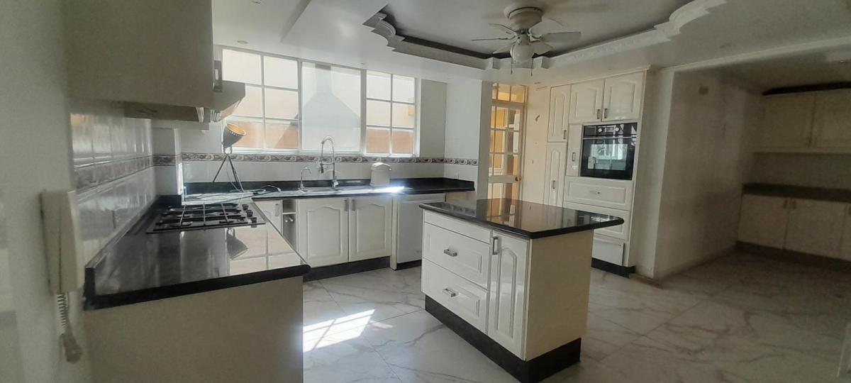 Casa en Venta en Cumbaya, Cerca Al Colegio Menor. Provincia de Pichincha — imagen 3