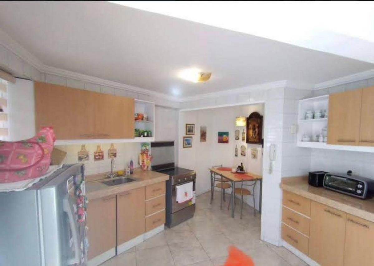 La Prensa - Departamento con Blacón Remodelado en Venta Sector Parque Inglés, Norte de Quito — imagen 4