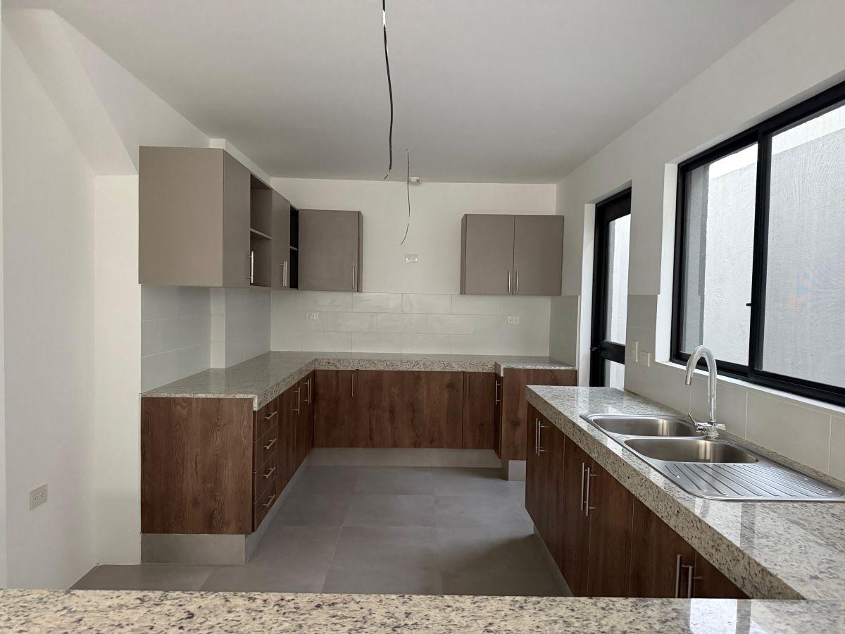 Estrena Tu Nuevo Hogar en Costa Azul, Urbanización La Costa, Nuevo Samborondón, Guayas — imagen 2