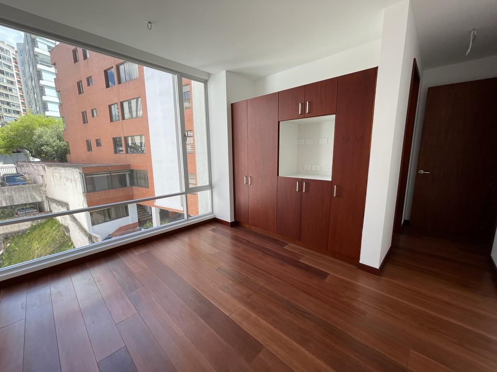 Vendo Departamento Dos Dorm. Sector Gonzalez Suarez — imagen 2