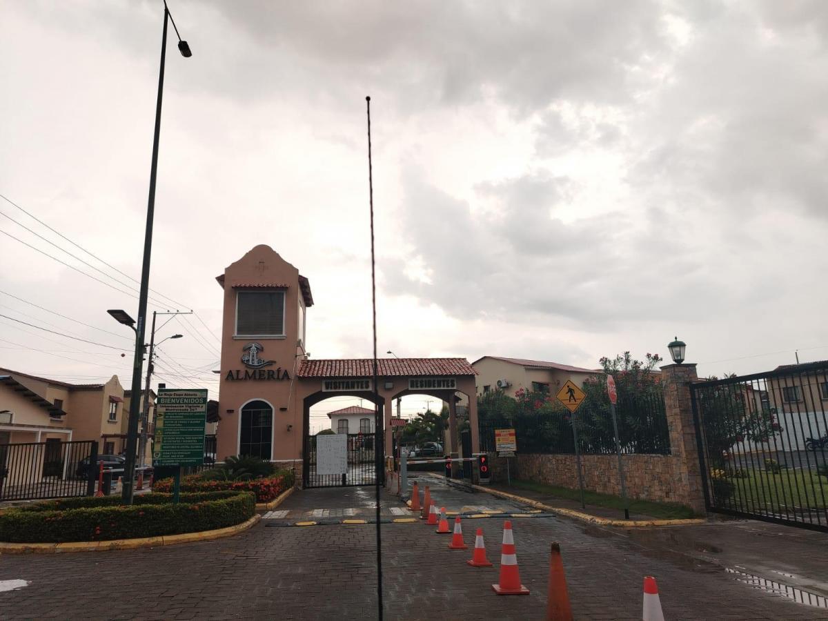 Casa en Venta Para Urb La Rioja Etapa Almeria Estf, Guayas — imagen 10