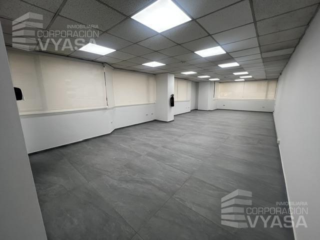 Carolina - Amazonas y Rumipamba, Oficina de Venta 70 m² — imagen 5