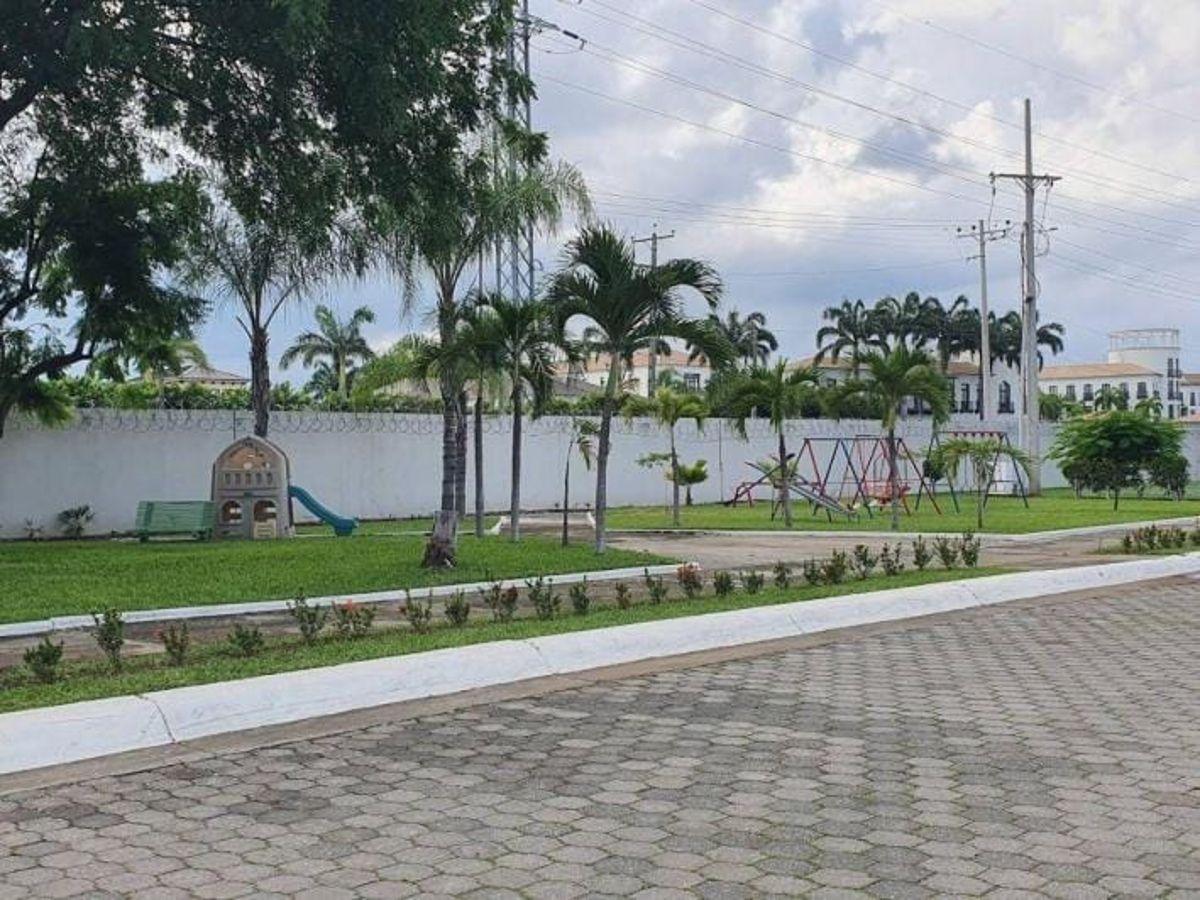 Terreno Residencial en Venta. Urb. La Castellana - Samborondon - Mae. Recalde, Guayas — imagen 5
