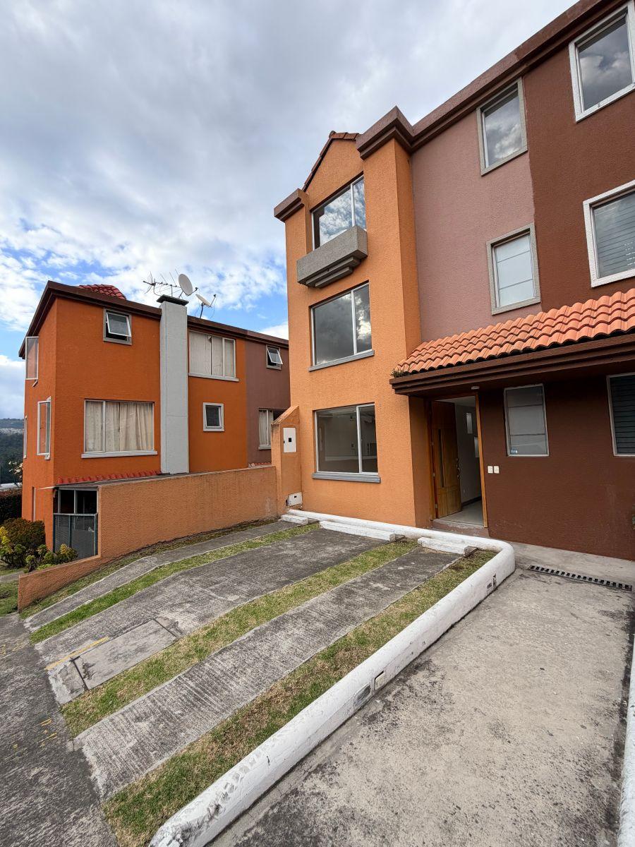 Casa en Venta 3 Habitaciones Carcelen Ponceano Balcón del Norte Conjunto con Piscina — imagen 10