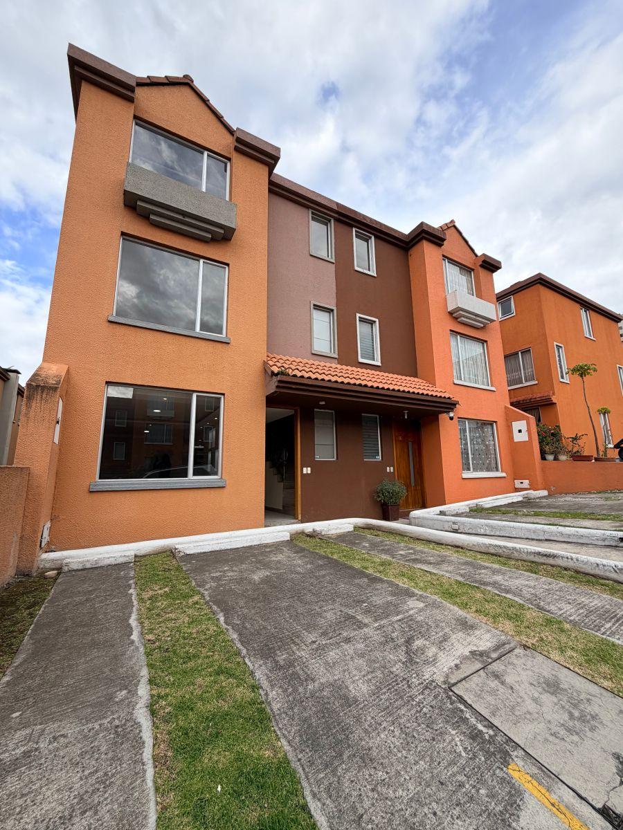 Casa en Venta 3 Habitaciones Carcelen Ponceano Balcón del Norte Conjunto con Piscina — imagen 9