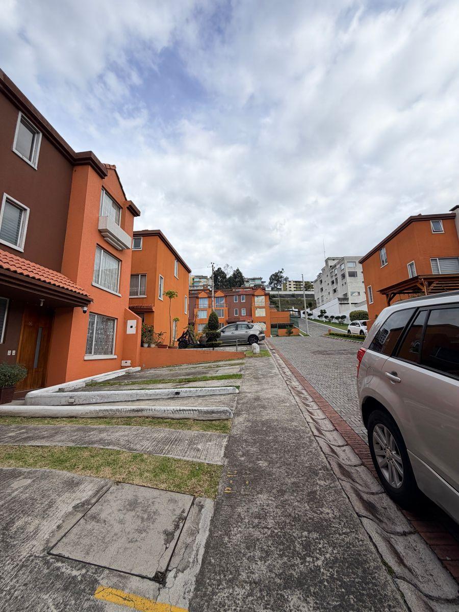 Casa en Venta 3 Habitaciones Carcelen Ponceano Balcón del Norte Conjunto con Piscina — imagen 8